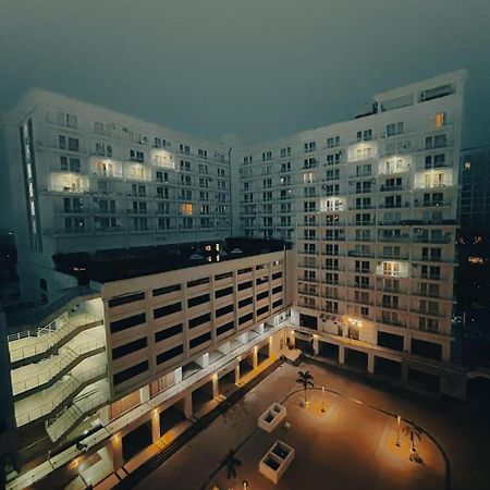 Dolphin Inn & Suites Manhattan Lucknow Exterior foto